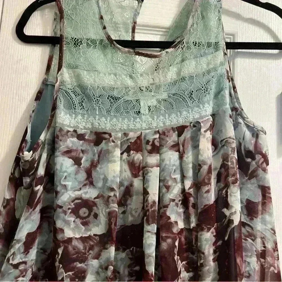 BCBGeneration Maroon and blue floral Shift Dress - Picture 2 of 5